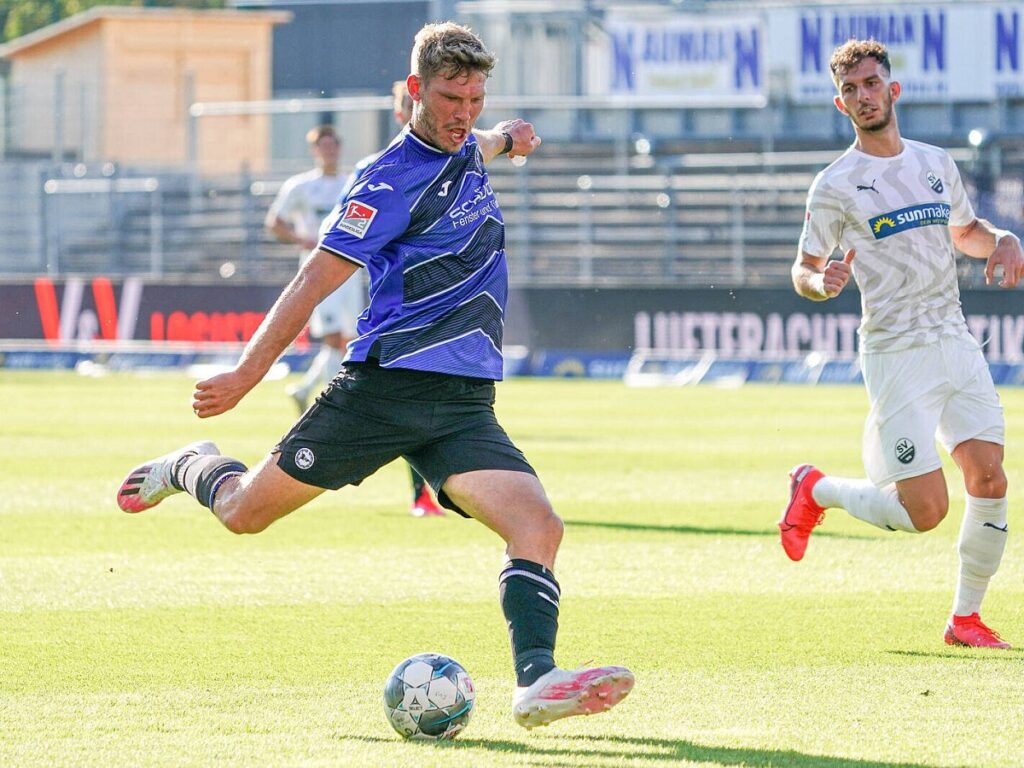 Arminia Bielefeld sẽ gặp nhiều khó khăn tại Hardtwaldstadion